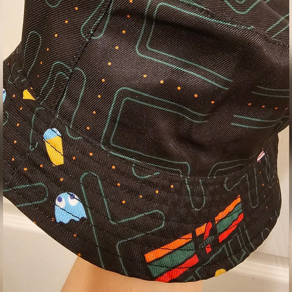 Pac-Man reversible bucket hat NWOT - Picture 3 of 6